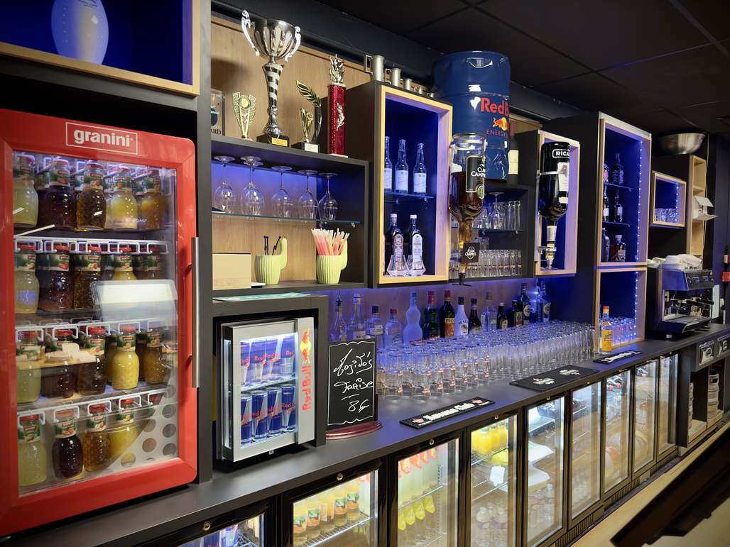 Le comptoir réfrigéré du bar SpaceBowl